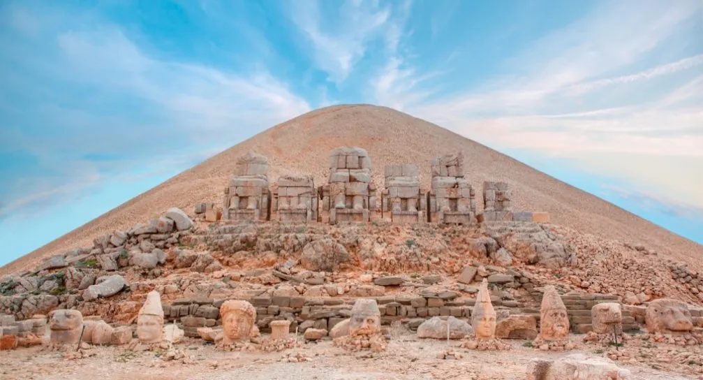 Nemrut Dağı Hakkında Keşfedilmesi Gereken 10 Bilgi