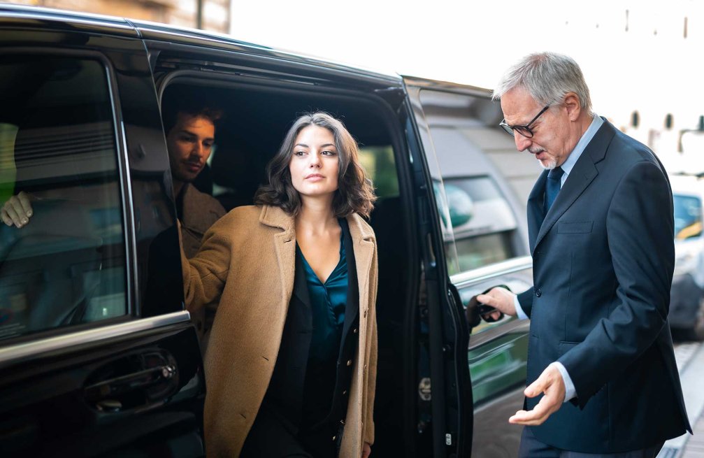 İş Seyahatlerinde Güvenilir Transfer Hizmetleri Nasıl Bulunur?